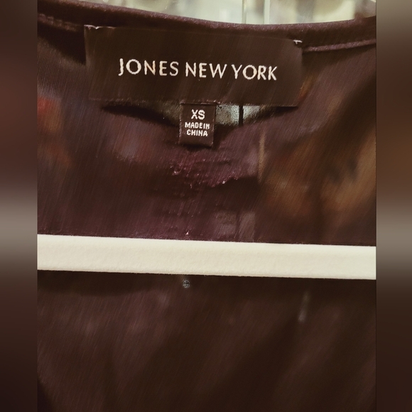 Jones New York Glittery Glitzy Silver Sequined Top - Picture 5 of 6